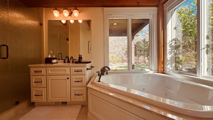 Chilmark Martha's Vineyard vacation rental - Ensuite jacuzzi tub in primary bedroom