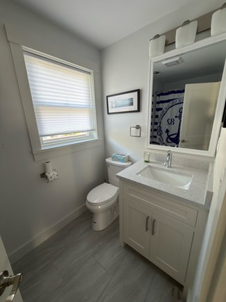 Oak Bluffs Martha's Vineyard vacation rental - Guest Bath 2