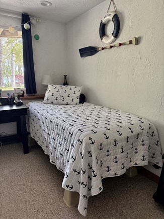 Oak Bluffs, Sengekontacket Pond Martha's Vineyard vacation rental - Guest Room #2 - Twin Beds