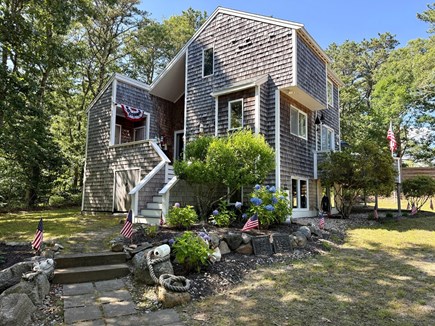 Oak Bluffs, Sengekontacket Pond Martha's Vineyard vacation rental - There's no place like home.....