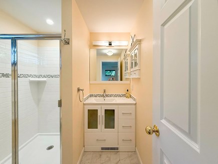 Edgartown Estates located betw Martha's Vineyard vacation rental - Master Bathroom