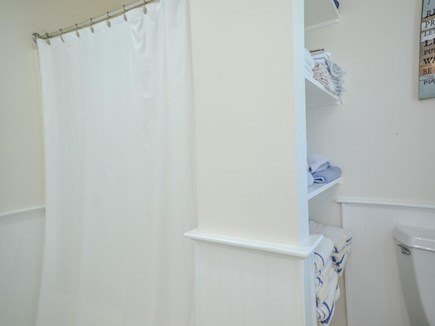 Edgartown Martha's Vineyard vacation rental - Shared bath - lower level