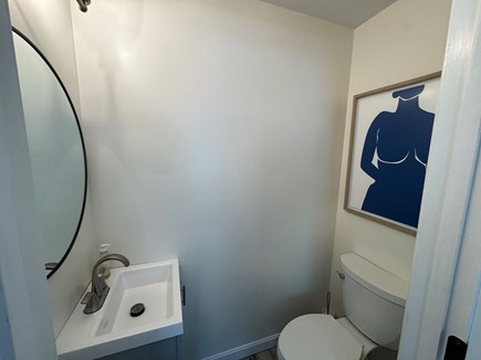 Edgartown, Guest House Martha's Vineyard vacation rental - Downstairs half bath