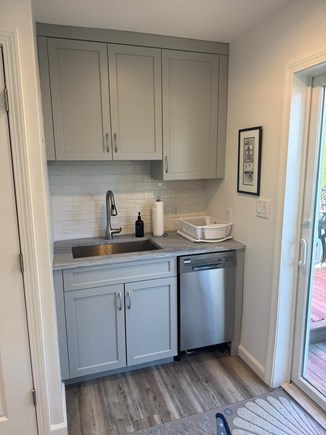 Edgartown, Guest House Martha's Vineyard vacation rental - Kitchen area with dishwasher