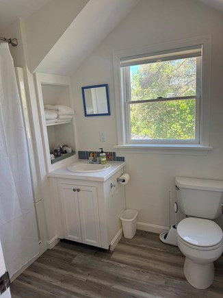 Edgartown, Guest House Martha's Vineyard vacation rental - Upstairs bathroom/ shower