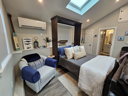 Vineyard Haven Martha's Vineyard vacation rental - Queen Murphy Bed