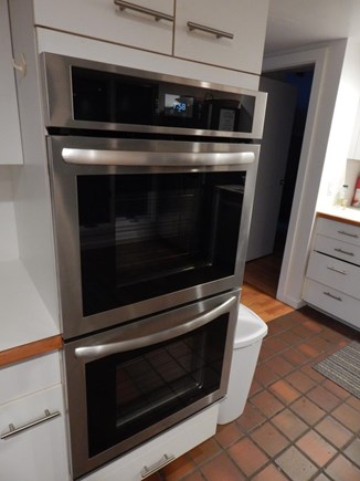 Chilmark Martha's Vineyard vacation rental - Double convection ovens