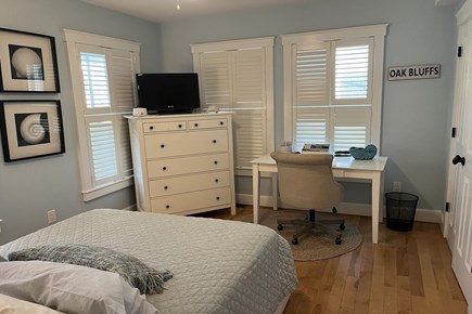 Oak Bluffs Martha's Vineyard vacation rental - Primary room with desk