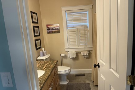 Oak Bluffs Martha's Vineyard vacation rental - Full bath