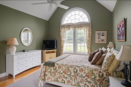 Edgartown Martha's Vineyard vacation rental - First-floor primary suite with cathedral ceilings
