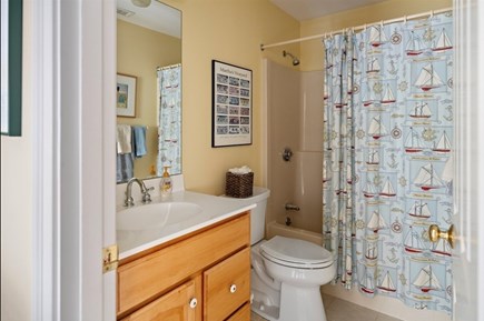 Edgartown Martha's Vineyard vacation rental - Shared full bath for upstairs guest bedrooms