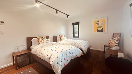 Katama-Edgartown, Edgartown (Katama), Martha's V Martha's Vineyard vacation rental - Bedroom on 1st level with 2 twin beds - perfect for kids!