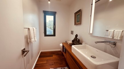 Katama-Edgartown, Edgartown (Katama), Martha's V Martha's Vineyard vacation rental - Powder room for use by guests on the 2nd-level main living area.