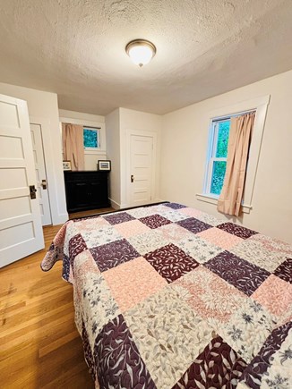 Oak Bluffs, Steps to downtown OB Martha's Vineyard vacation rental - Queen Bedroom #2