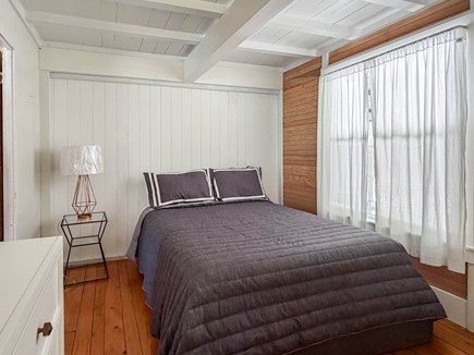 Oak Bluffs Martha's Vineyard vacation rental - BR#1 (Main House): Queen on first floor