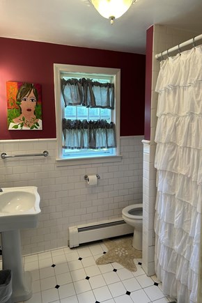Oak Bluffs Martha's Vineyard vacation rental - Full bath