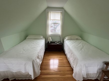 Oak Bluffs, Gingerbread Cottage MVCMA Martha's Vineyard vacation rental - 2 twins