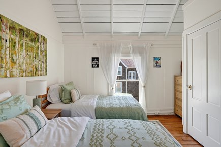 Oak Bluffs Martha's Vineyard vacation rental - Twin Bedroom with closet and dresser