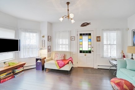 Oak Bluffs, Historic Copeland District Martha's Vineyard vacation rental - Entrance/Library/Family Room