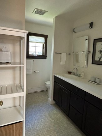 Oak Bluffs Martha's Vineyard vacation rental - Hallway bathroom for twin bedroom