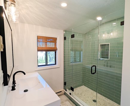 Edgartown Martha's Vineyard vacation rental - BR1 Queen En Suite with a Shower Stall, Second Floor