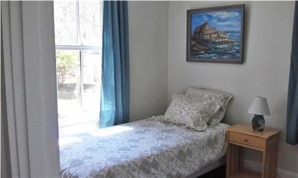 Edgartown Major's Cove Martha's Vineyard vacation rental - Twin bedroom (trundle bed)