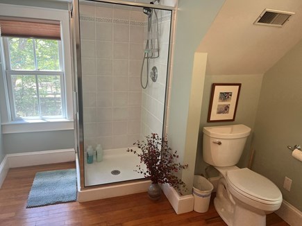 Edgartown Major's Cove Martha's Vineyard vacation rental - Upper floor Bathroom