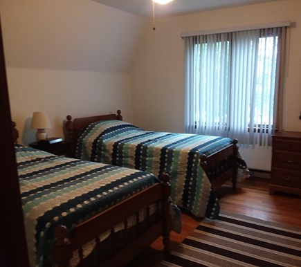 Oak Bluffs Martha's Vineyard vacation rental - The large upstairs East bedroom has two twin beds