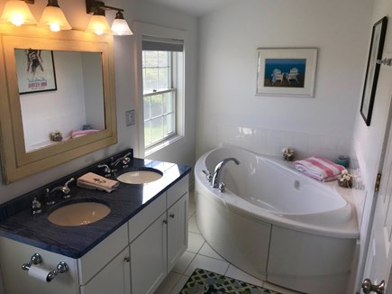 Tom Nevers, Siasconet Nantucket vacation rental - Bathroom