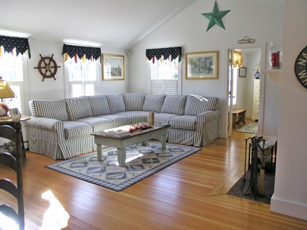 Brant Point Nantucket vacation rental - Living room with vaulted ceiling