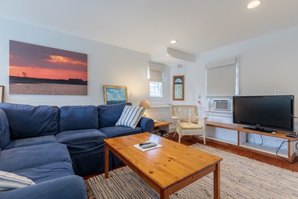 Quidnet Nantucket vacation rental - Cottage first floor living room