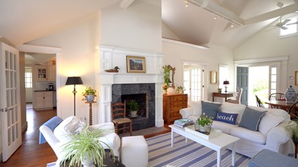 Tom Nevers Nantucket vacation rental - Bright and sunny living room combines elegance & beachy chic
