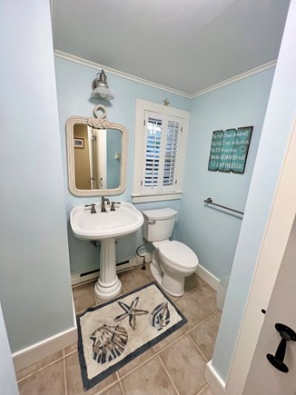 Monomoy Nantucket vacation rental - Full guest bathroom