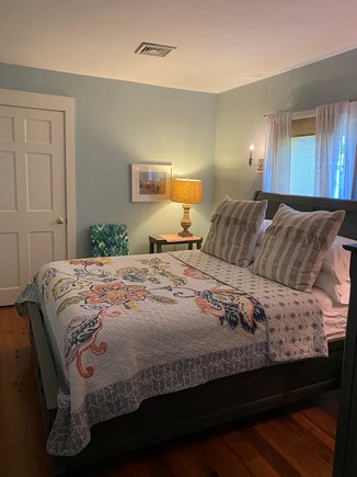 Nantucket Town, Orange Street Nantucket vacation rental - Queen bedroom with new linens and flat screen tv
