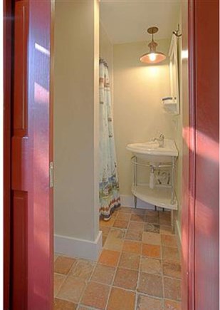 Nantucket town Nantucket vacation rental - Studio bathroom with shower
