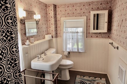 Nantucket town Nantucket vacation rental - Main bath with large soaking tub