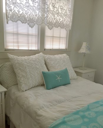 Surfside Nantucket vacation rental - First-floor guestroom offers a double bed and charm galore