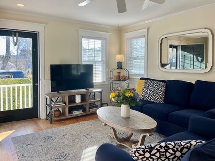 Mid-island Nantucket vacation rental - Bright, sunny southern exposure living room