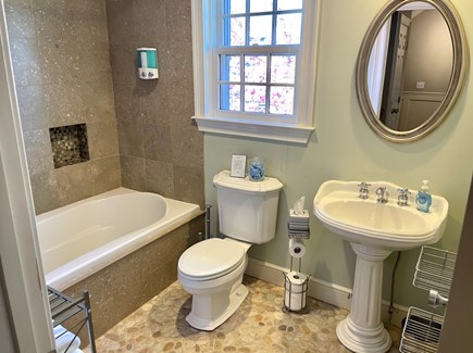 Mid-island, Nantucket Nantucket vacation rental - Guest Bathroom