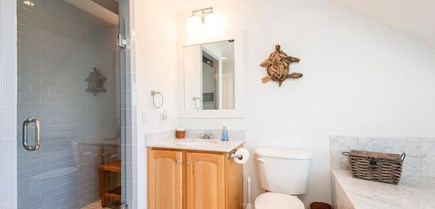 Mid-island, Surfside Nantucket vacation rental - En suite bathroom