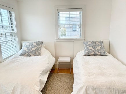 Mid-island, Surfside Nantucket vacation rental - Twin bedroom with shared bath