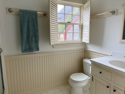 Nantucket town Nantucket vacation rental - Downstairs guest bathroom