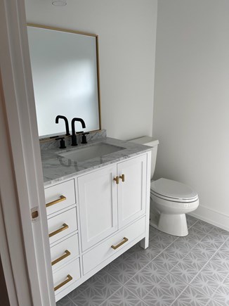Cisco - Miacomet Nantucket vacation rental - Freshly remodeled shared bath for Beds 3 & 4