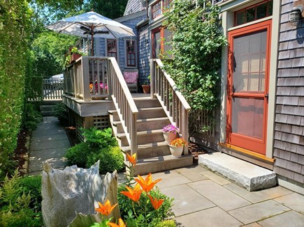 Nantucket town, Core Historic District Nantucket vacation rental - Side yard, deck with 2nd seating, bench
