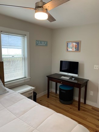 Mid-island Nantucket vacation rental - 1st floor bedroom