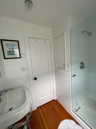 Nantucket town Nantucket vacation rental - Upstairs Guest Bathroom