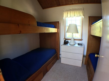 Madaket Nantucket vacation rental - Bunk room