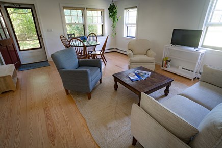 Cisco - Miacomet, Trotacre Kin Nantucket vacation rental - Living room