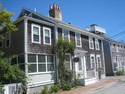 Nantucket town, Hapenny House Nantucket vacation rental - 10 Bedroom Historic Home - Located in 'Towne' - Screened Porch!