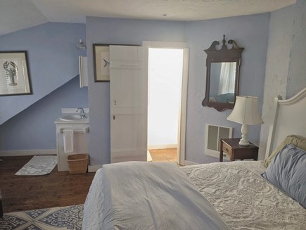 Nantucket town, Hapenny House Nantucket vacation rental - Seven Penny: 3rd Floor King Bedroom & ensuite bath. Harbor Views!